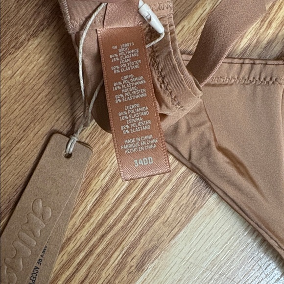 Skims Wireless Form Push Up Plunge Bra size 34 DD - Picture 9 of 15